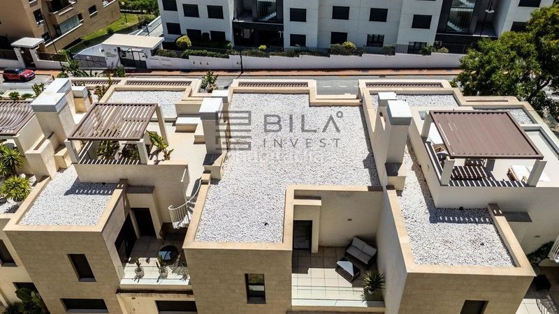 Foto d313adbd-0cf8-4495-bf5e-5320192beb7c. Casa adossada amb aparcament piscina a la cala Mijas Mijas
