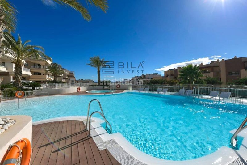 Foto debada6d-2924-419e-90f8-866d4d5355b4. Casa adossada amb aparcament piscina a la cala Mijas Mijas