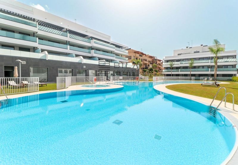 Foto 21e0373f-0d08-4b4c-aca4-b533e5aba1fb. Pis amb aparcament piscina a la cala Mijas Mijas