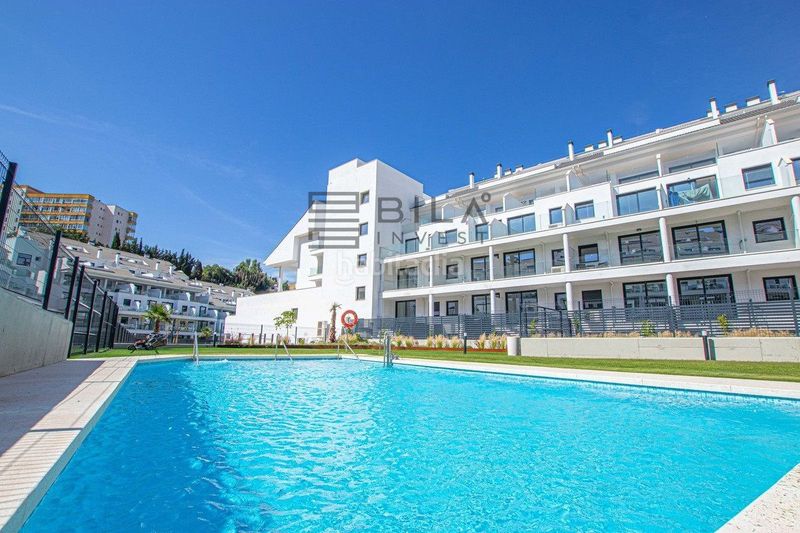 Foto 0e5f1640-c97a-4ab2-b5e5-029a02f1eb4e. Àtic amb piscina a Torreblanca del Sol Fuengirola