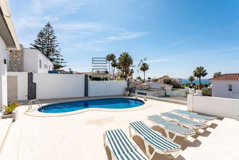 Foto 0ff7fc5c-a0c8-4840-be76-0baf1c5e7664. Xalet amb aparcament piscina a Riviera del Sol Mijas