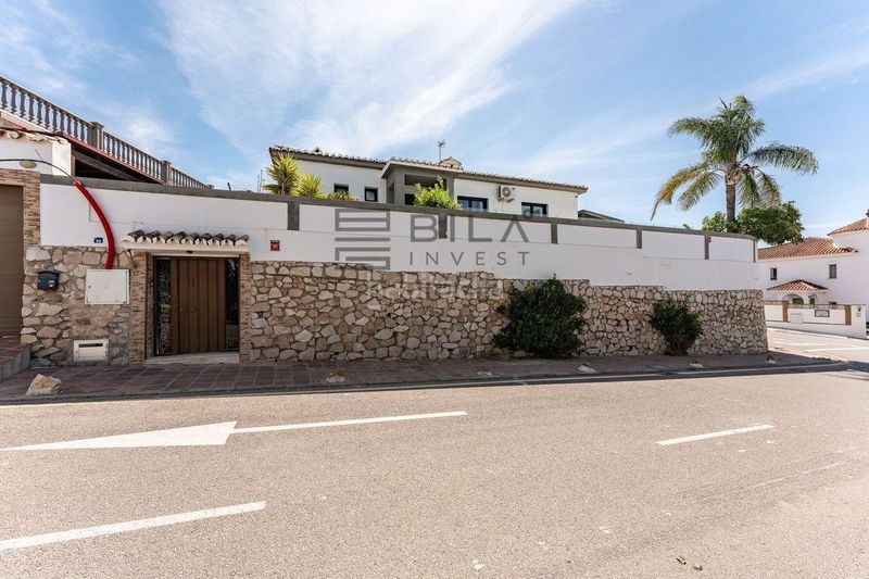 Foto 6c1ced6e-54dc-4b79-8fc5-73d85e6069b3. Xalet amb aparcament piscina a Riviera del Sol Mijas