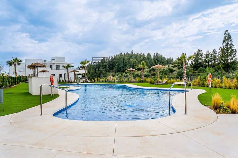 Foto 04613c99-e4e7-47b4-a11a-eda5193b7122. Pis amb aparcament piscina a El Faro de Calaburra - Chaparral Mijas