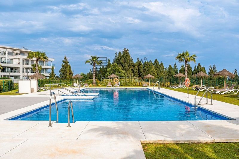 Foto d44763f8-519a-4fdd-97c2-ca63c5715409. Pis amb aparcament piscina a El Faro de Calaburra - Chaparral Mijas