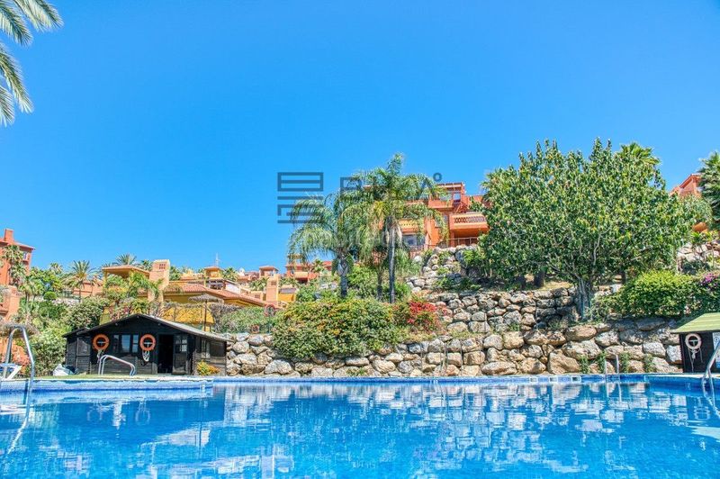 Foto 96b0f7e9-1b4d-4d9d-a577-85a332a7b95b. Pis amb aparcament piscina a reserva de Marbella Marbella