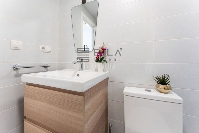 Foto 5654b96a-7695-46d0-bbf4-3411156276bb. Piso  en venta en 1º línea de playa en pleno paseo marítimo rey de españa en Fuengirola