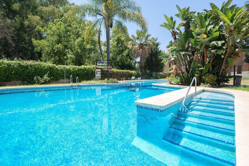 Foto a9c6dd08-4302-4a47-a3a9-1c228f0b8fb9. Pis amb aparcament piscina a Marbesa Marbella