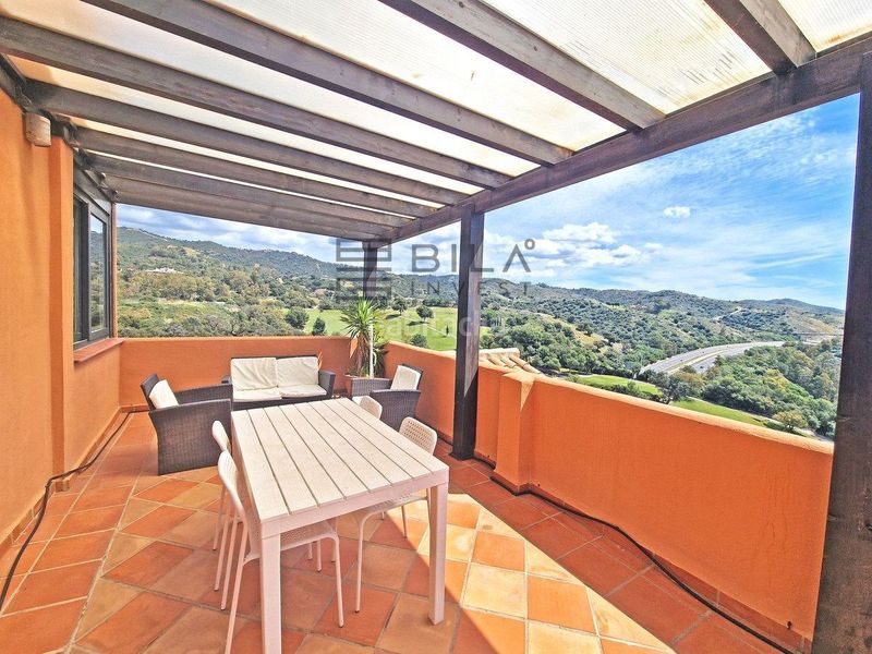 Foto 7b07d76a-1dfa-46bf-8576-5ce080709029. Àtic amb piscina a Santa María Marbella