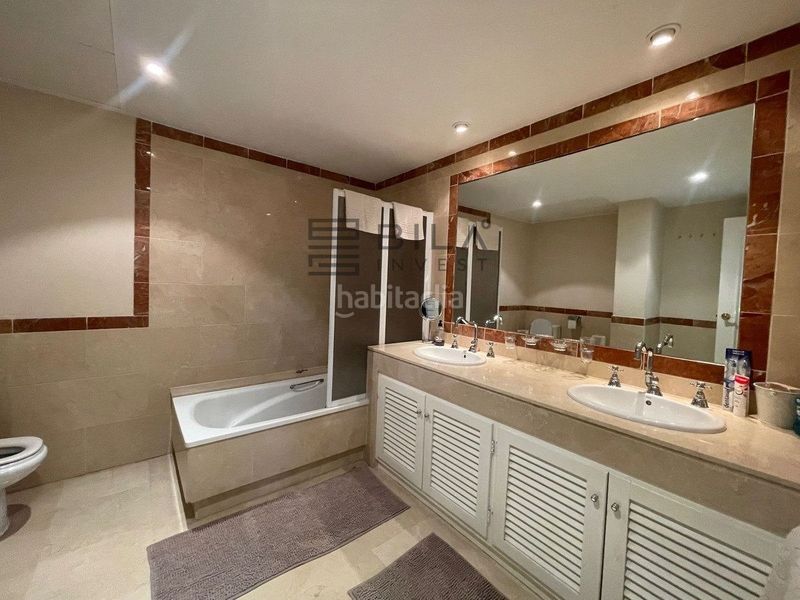 Foto a7457772-ef1e-4a0b-a99c-bfa6bd9ab067. Pis amb aparcament piscina a Río Real Marbella