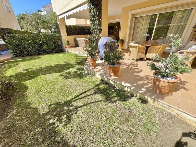 Foto 6b80439f-1550-4229-8717-2e7b3d71f2a3. Pis amb aparcament piscina a Romana Playa Marbella
