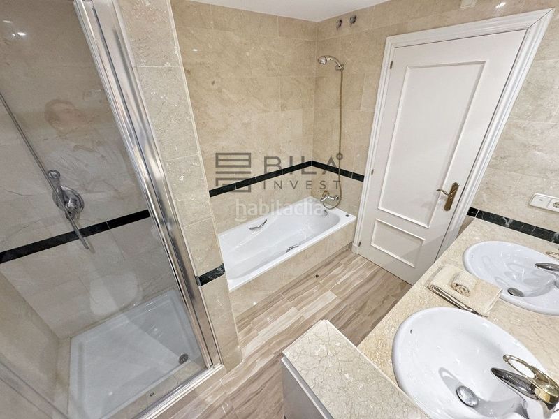 Foto bdaae66a-cd00-4c4c-a02f-a8d9967c1699. Pis amb aparcament piscina a Romana Playa Marbella