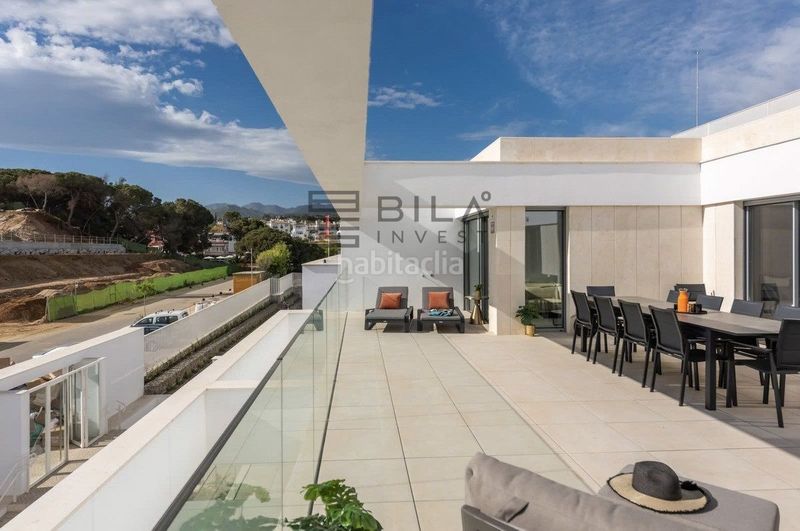 Foto c3bef9dd-9ff0-4df6-b18f-5b9ba46a3130. Àtic amb piscina a Real de Zaragoza Marbella