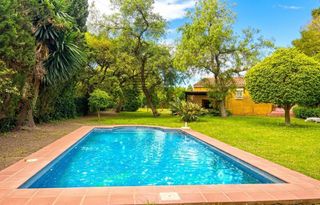 Xalet  El rosario. Chalet independiente en venta en el rosario , marbella