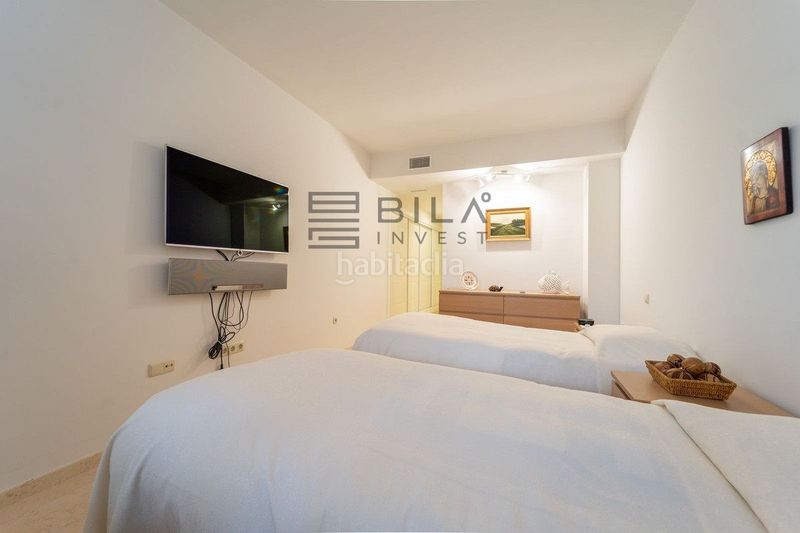 Foto 9f7e1a87-ed35-4775-ab31-a311b7edd286. Pis amb aparcament piscina a Elviria Marbella