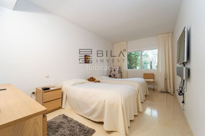 Foto b325b6b6-5da8-4b49-91c1-8fa142823ce8. Pis amb aparcament piscina a Elviria Marbella