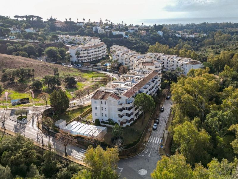 Foto d4718bc0-a380-4254-8693-f500bb0d999b. Pis amb aparcament piscina a Elviria Marbella