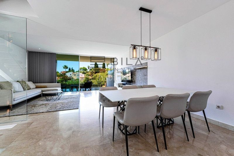 Foto 0b95df1c-6e16-4c6e-965c-f1e7effdebc0. Casa adossada amb aparcament piscina a Río Real Marbella