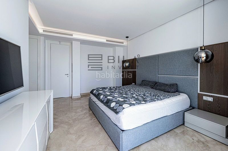 Foto b3955dcc-e504-4cdc-b28a-8bb3b7292ff9. Casa adossada amb aparcament piscina a Río Real Marbella