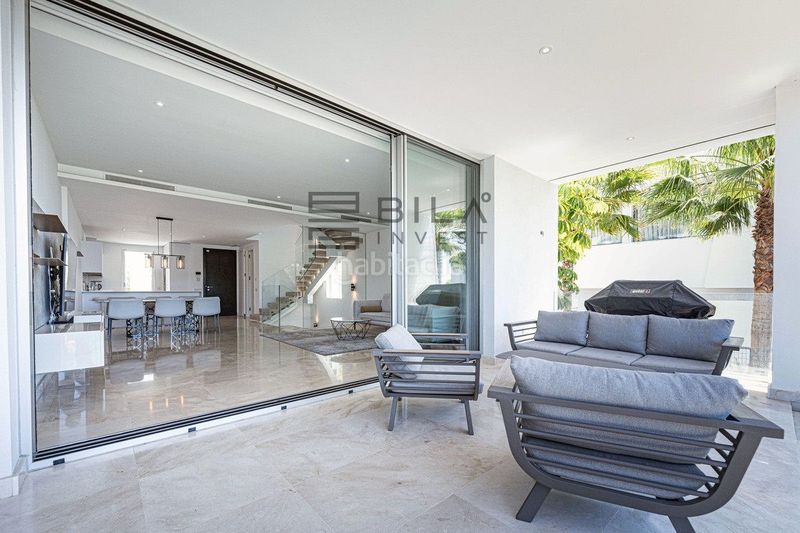 Foto ccdba7e5-e0e0-4ae7-b9d0-44670307dd55. Casa adossada amb aparcament piscina a Río Real Marbella