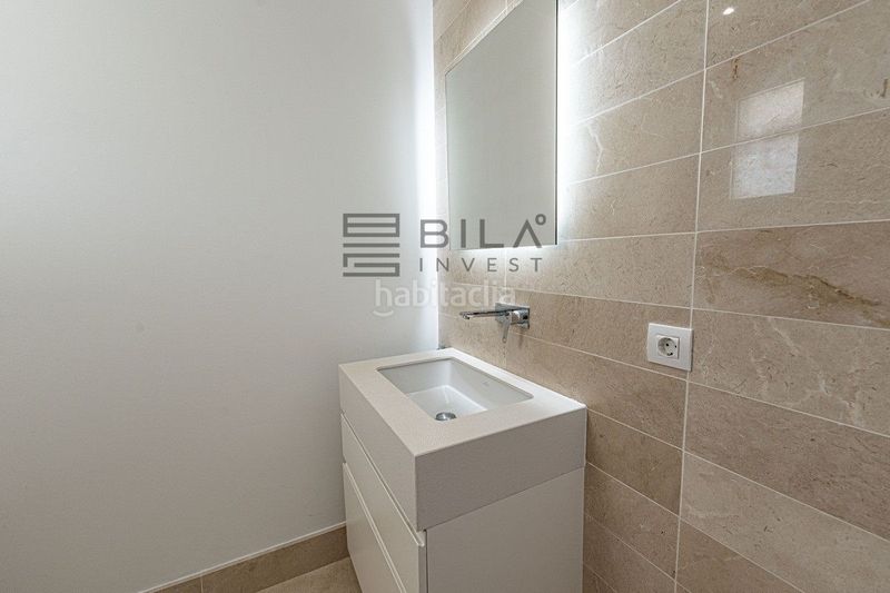 Foto ef5f9c39-626b-4bf3-82e1-2045ec775676. Casa adossada amb aparcament piscina a Río Real Marbella