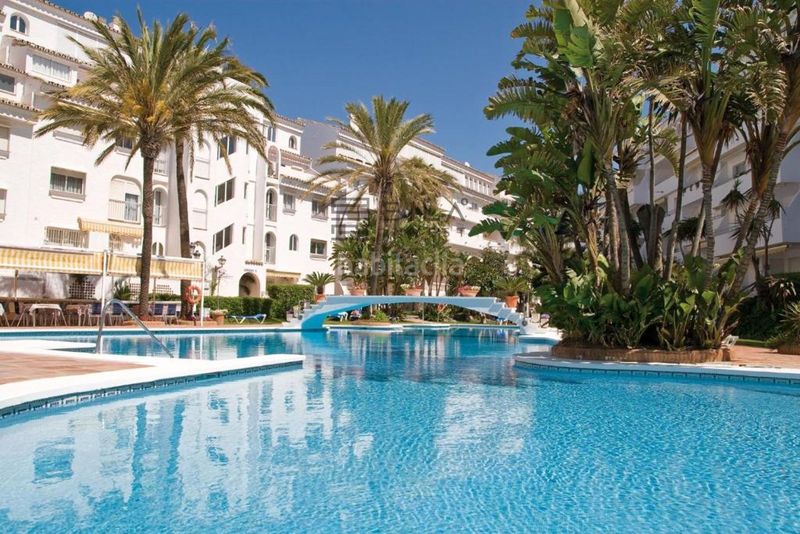 Foto 5b9906a7-9741-4e76-bf8b-b0c383b79278. Àtic amb piscina a Marbesa Marbella