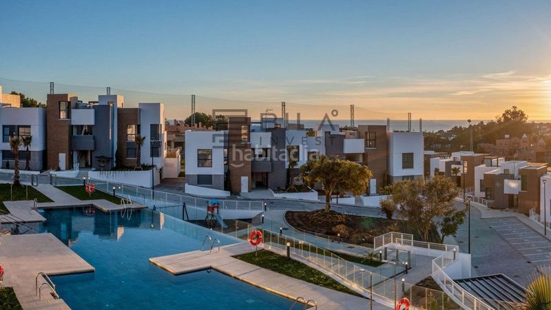 Foto b1a80d1f-8568-457c-b71e-a8d468b8a211. Àtic amb piscina a Cabopino - Artola Marbella