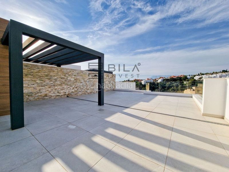 Foto ce06eed8-befb-41cd-b286-741f3b5cd5d7. Àtic amb piscina a Cabopino - Artola Marbella