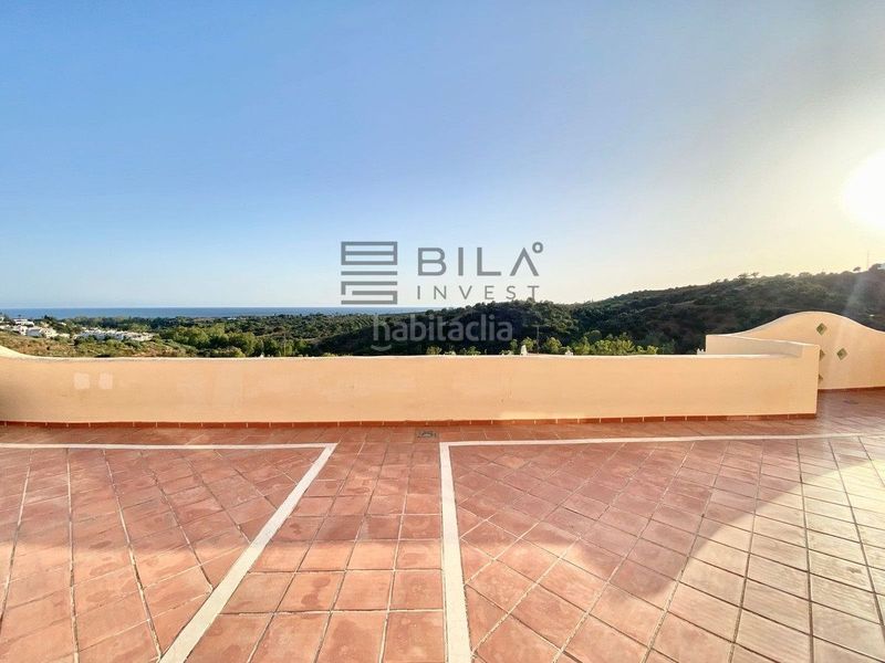 Foto 4233ae2c-c559-45d7-80f5-0960bc39233c. Àtic amb piscina a Elviria Marbella