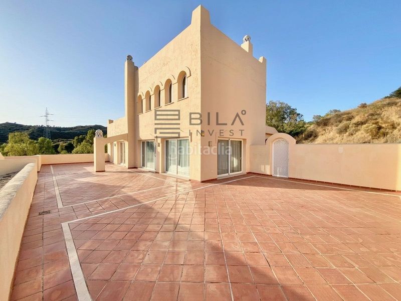 Foto bbec6086-bb73-47ae-9e32-e720f2cd5710. Àtic amb piscina a Elviria Marbella
