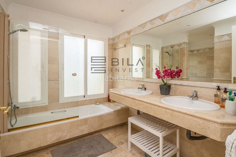 Foto 42c8bed8-c102-4242-ac9b-64262674caf5. Pis amb aparcament piscina a Elviria Marbella