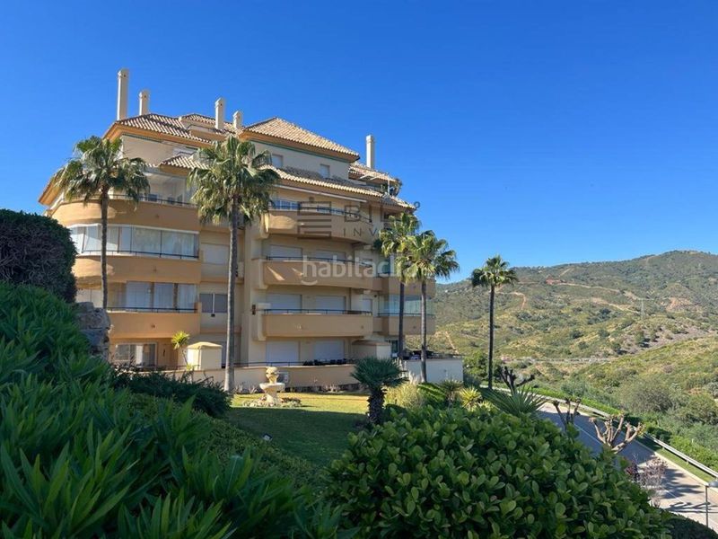 Foto b786aff1-5e58-452a-81da-40c6df0e5139. Pis amb aparcament piscina a Elviria Marbella