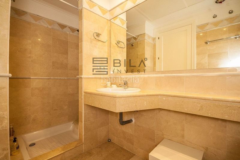 Foto ca6c6dc8-9b86-4e1f-814f-fe862b9a426b. Pis amb aparcament piscina a Elviria Marbella