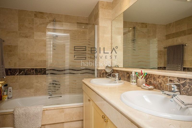 Foto 4b925d3b-01ff-49bf-82b1-8ba74cf53b32. Pis a Elviria Marbella