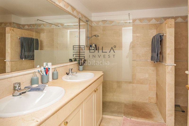 Foto 83fc24a4-6d8a-4fbf-8653-7143fe4660bb. Pis a Elviria Marbella