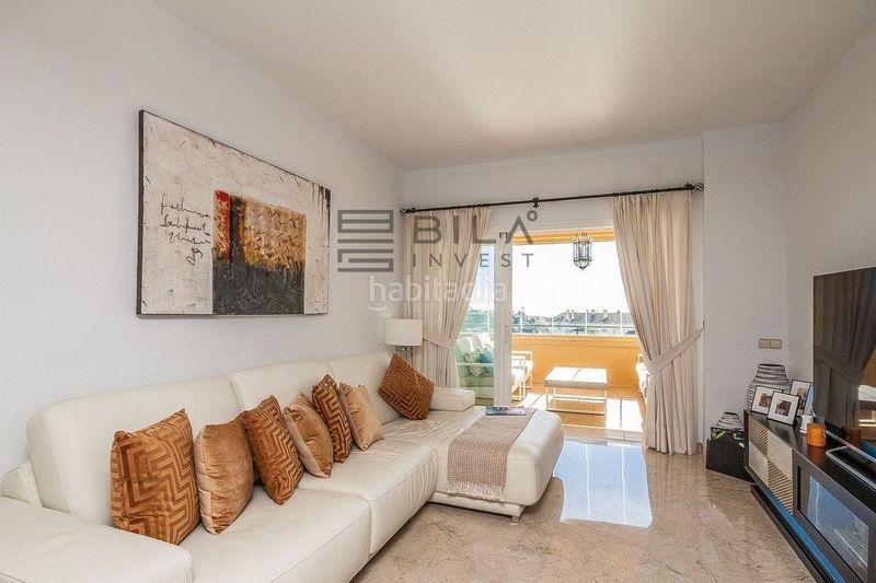 Foto 943e31c2-756e-4c37-8a87-d3e126690479. Pis a Elviria Marbella