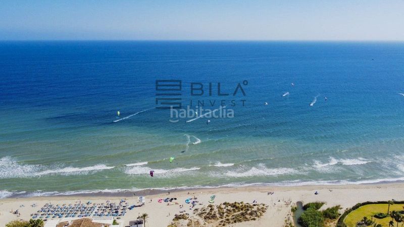 Foto 181980e9-e2e0-4df0-aec4-aa94400d77c0. Pis amb aparcament piscina a bahía de Marbella Marbella