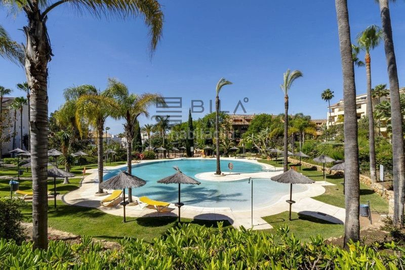 Foto 23b73aa1-a68f-43bf-842e-b41714b860c5. Pis amb aparcament piscina a bahía de Marbella Marbella