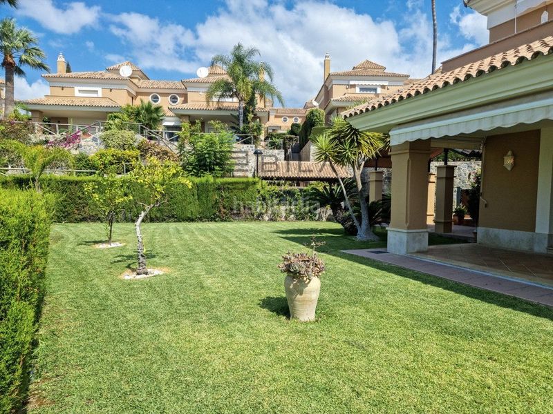 Foto 1dba680b-3fb5-4f6d-aca0-3a05dca52a97. Casa adossada amb piscina a Santa Clara Marbella