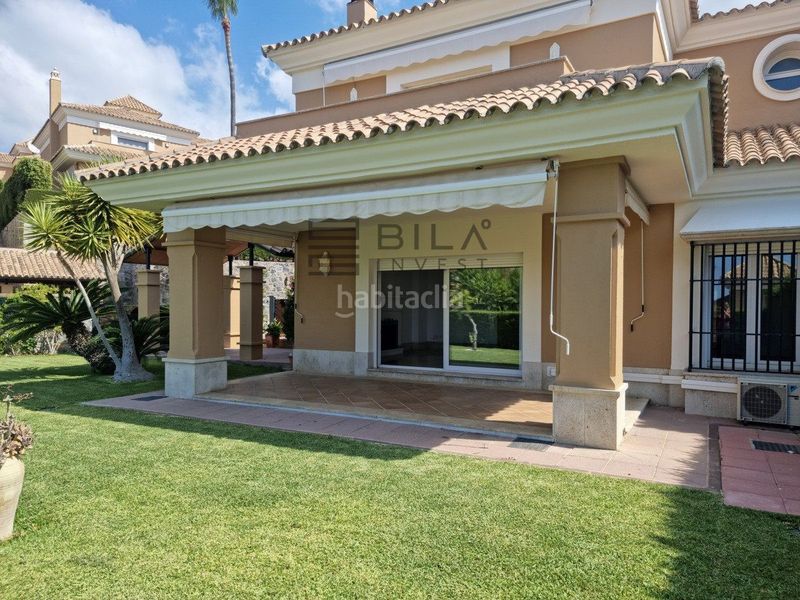 Foto c54749ff-4ca5-4119-a93d-6db96ac2501c. Casa adossada amb piscina a Santa Clara Marbella