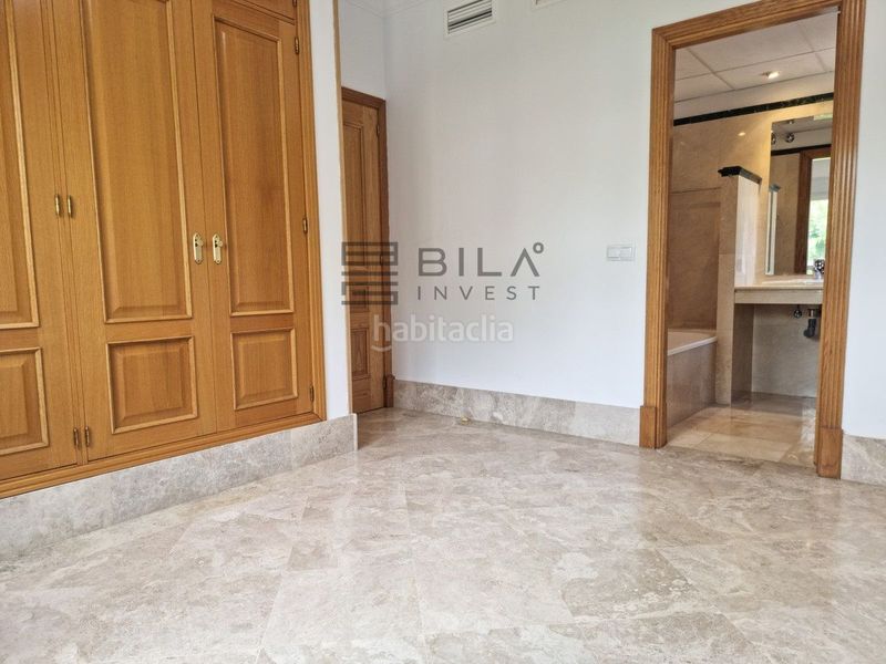 Foto cc9b1555-f5be-4b41-aed9-3a9a1dadfef9. Casa adossada amb piscina a Santa Clara Marbella