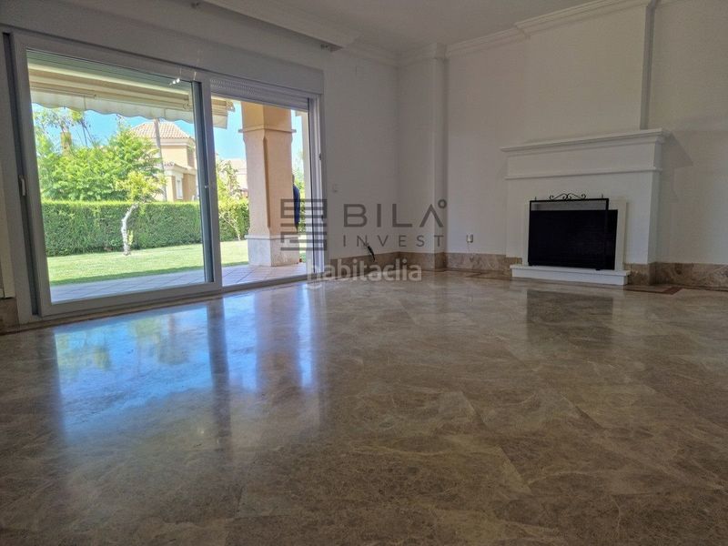 Foto d15e1833-e125-48da-9639-e0b16005384e. Casa adossada amb piscina a Santa Clara Marbella