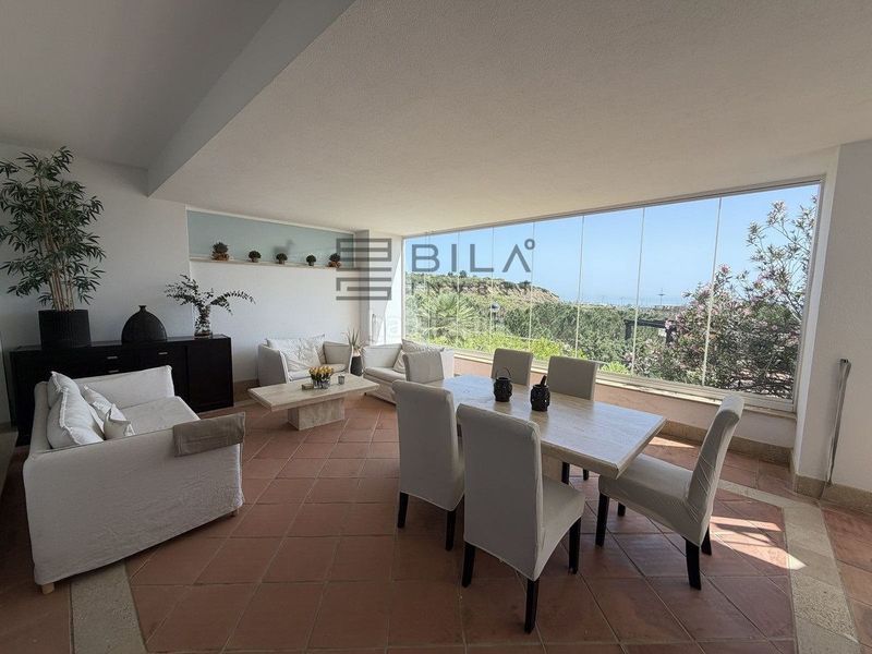Foto 5363e437-c2ab-4760-950e-91eba80d97ef. Casa adossada amb piscina a Santa Clara Marbella