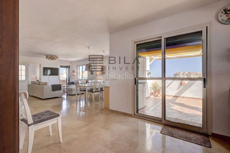 Foto b560dd10-0fa2-4162-86e0-084465cbf187. Àtic amb piscina a Zona Centro Comercial Torrequebrada Benalmádena