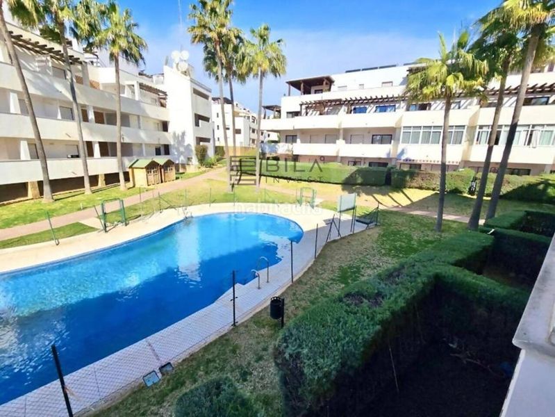 Foto bb111d17-a46e-42f7-8edb-bc3482700e63. Pis amb aparcament piscina a Riviera del Sol Mijas