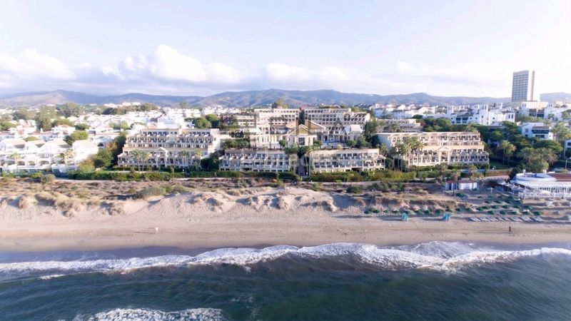 Foto ce4f6907-f85e-4d88-a2f6-ebcc9facd8b9. Pis amb aparcament piscina a Romana Playa Marbella