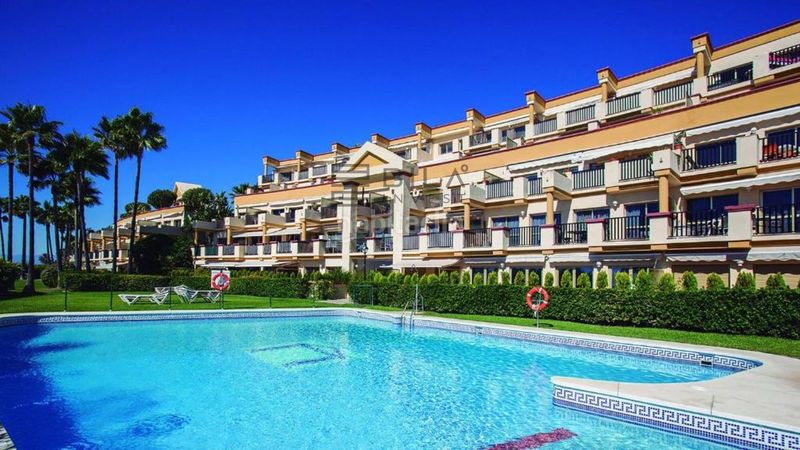 Foto dd9e557e-fcdb-4dea-9189-159a520df9c4. Pis amb aparcament piscina a Romana Playa Marbella
