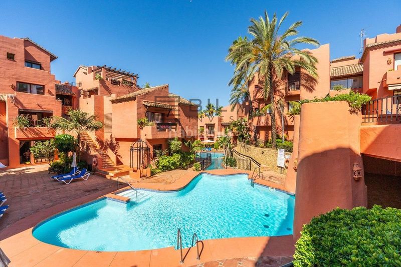 Foto 2edeea56-b123-4e73-9a11-1cb96dce75e6. Pis amb aparcament piscina a Romana Playa Marbella