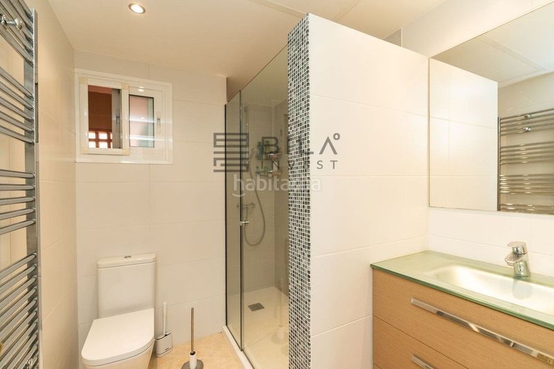 Foto a6e0cd23-e5b4-4599-a65d-b5f82723b645. Pis amb aparcament piscina a Romana Playa Marbella