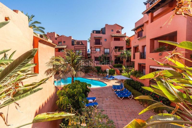 Foto bfd6a66a-11d6-47ad-950c-e61240139e18. Pis amb aparcament piscina a Romana Playa Marbella