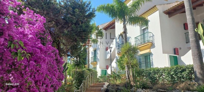 Foto f0f64e99-cb5d-4fd9-8b99-f9f31b420db4. Àtic amb piscina a Marbesa Marbella